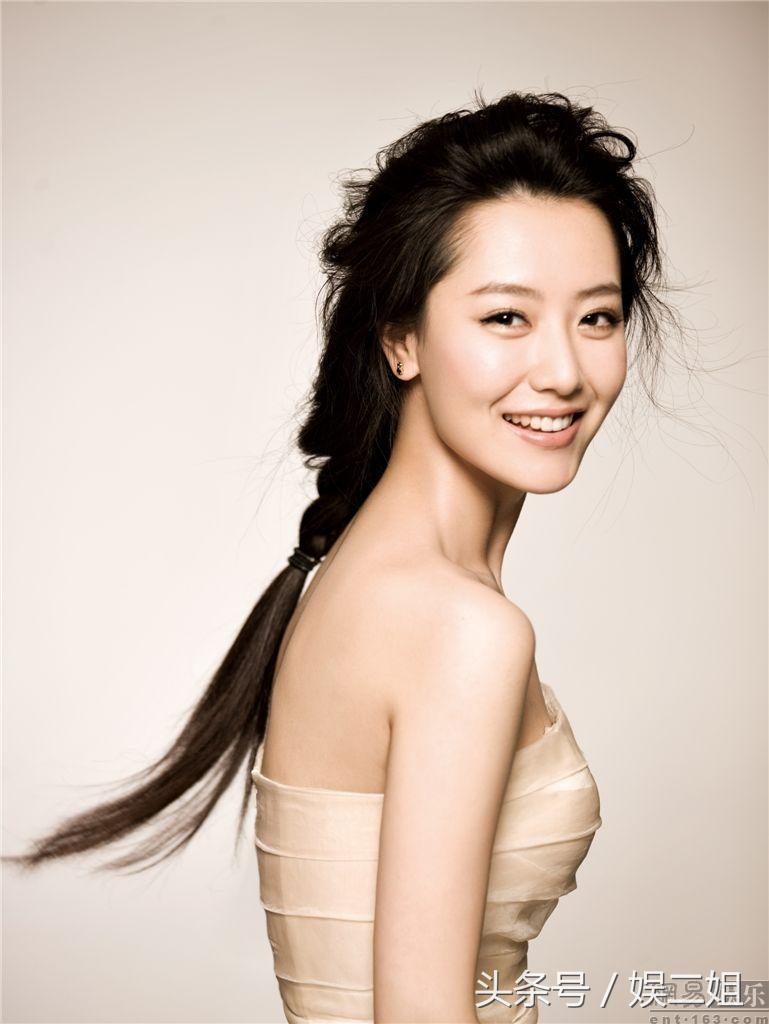 大学校花，选秀走红，被誉京城四美之一，嫁无名男人，却特幸福！