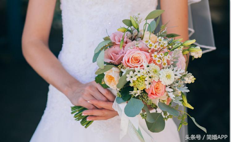 我陪你筹备整个婚礼，带着微笑看你嫁与他人