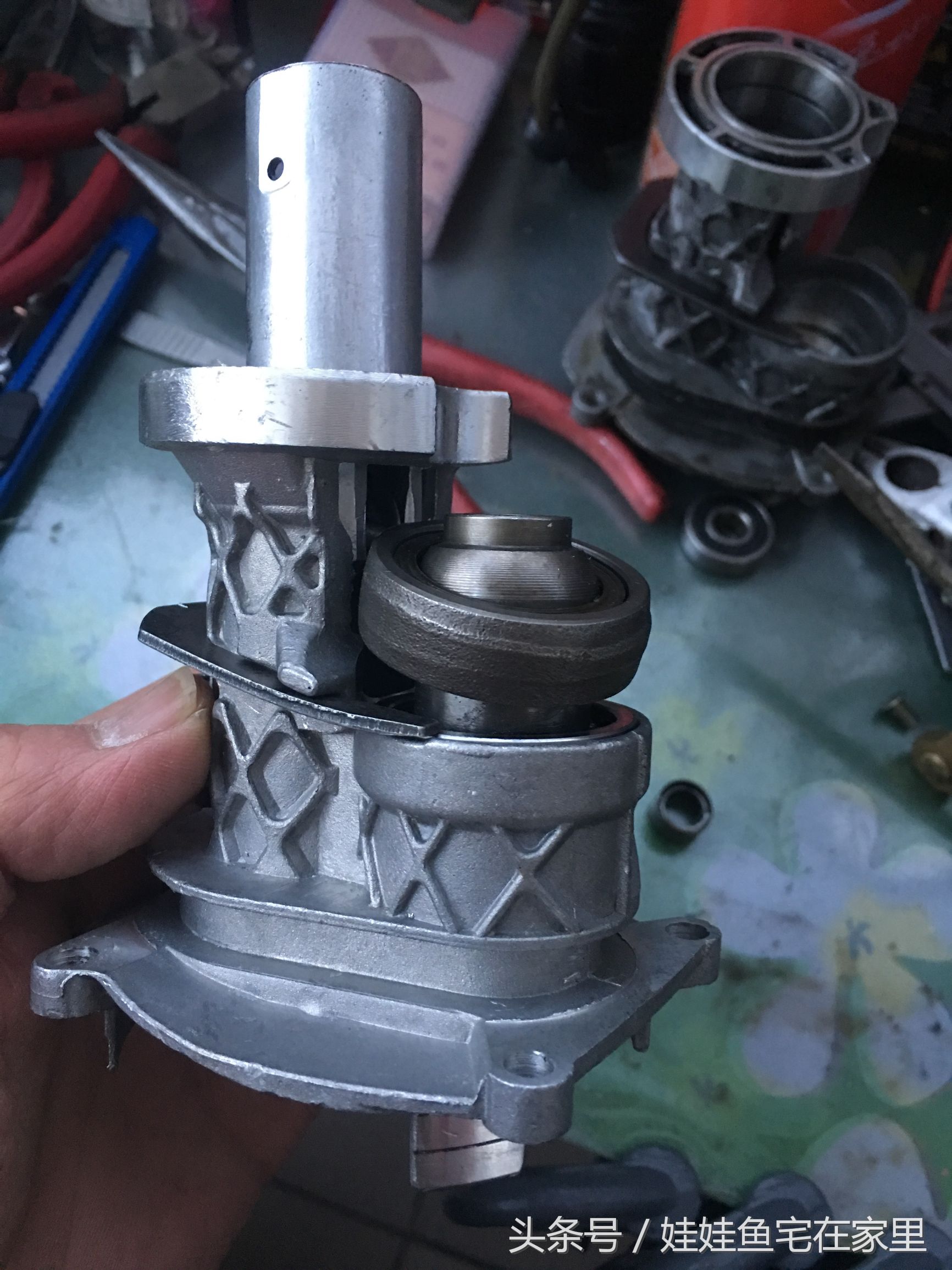 18v博世电锤锂电池组装视频,博世电锤机头维修