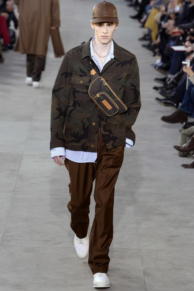 lv和supreme联名暴力熊多少钱,supreme好还是lv好