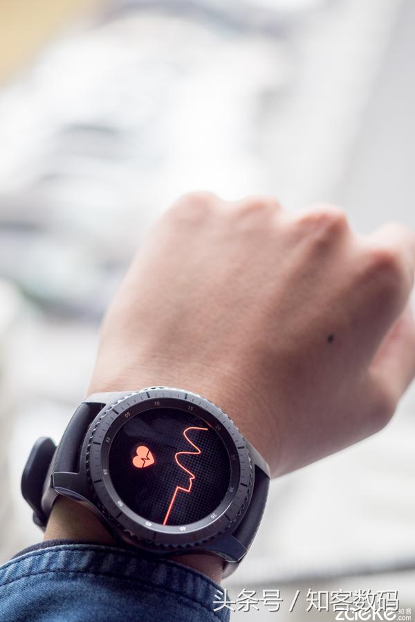 三星GearS3评测：最强智能手表之一，但依然鸡肋