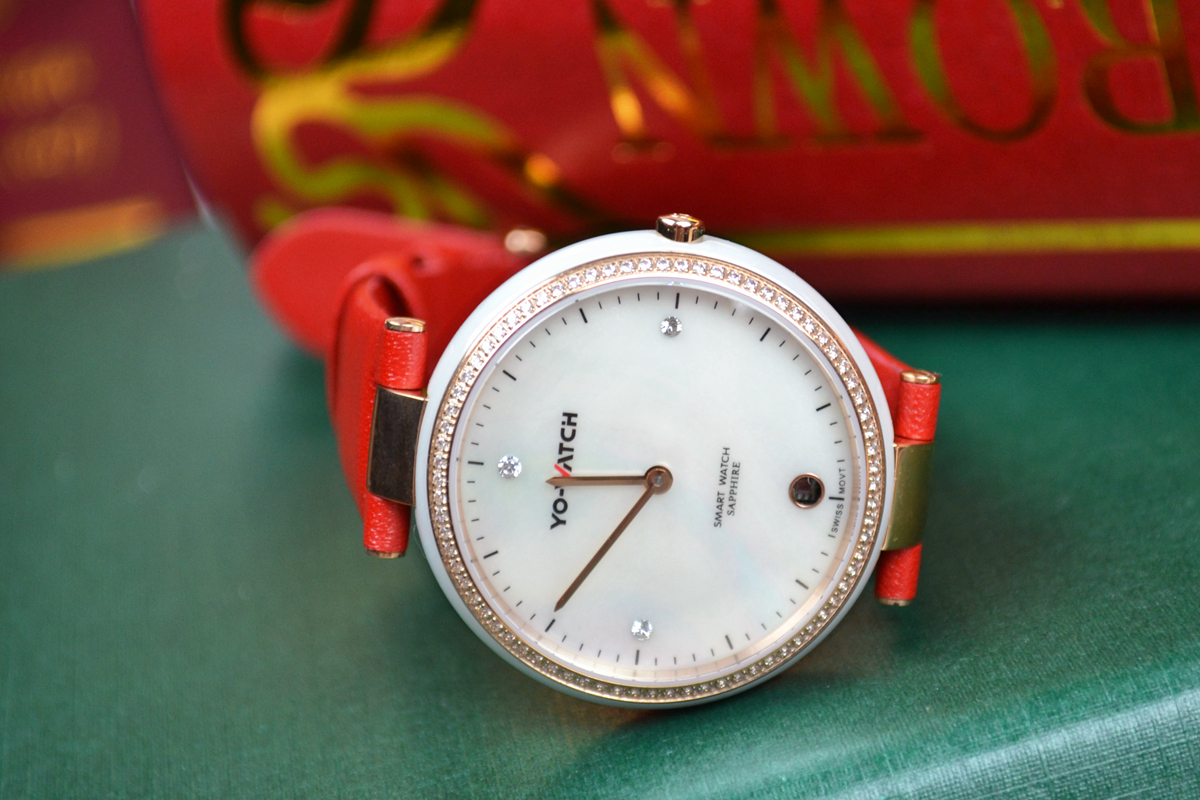 有水晶有钻石,能测UV会自拍,续航8个月,为妹子而生的智能表