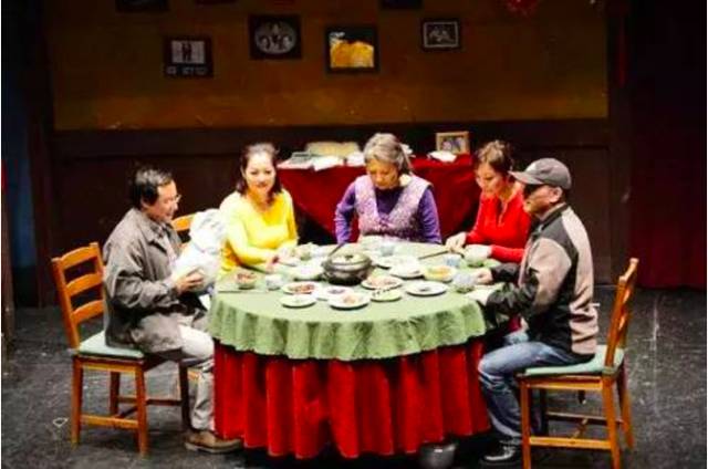 看完《守岁》，你给家里打电话了吗？