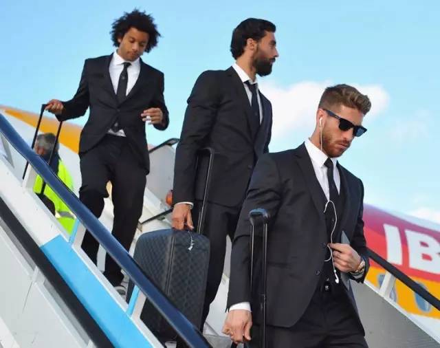 足球谁穿西装最帅,球星穿西装最帅