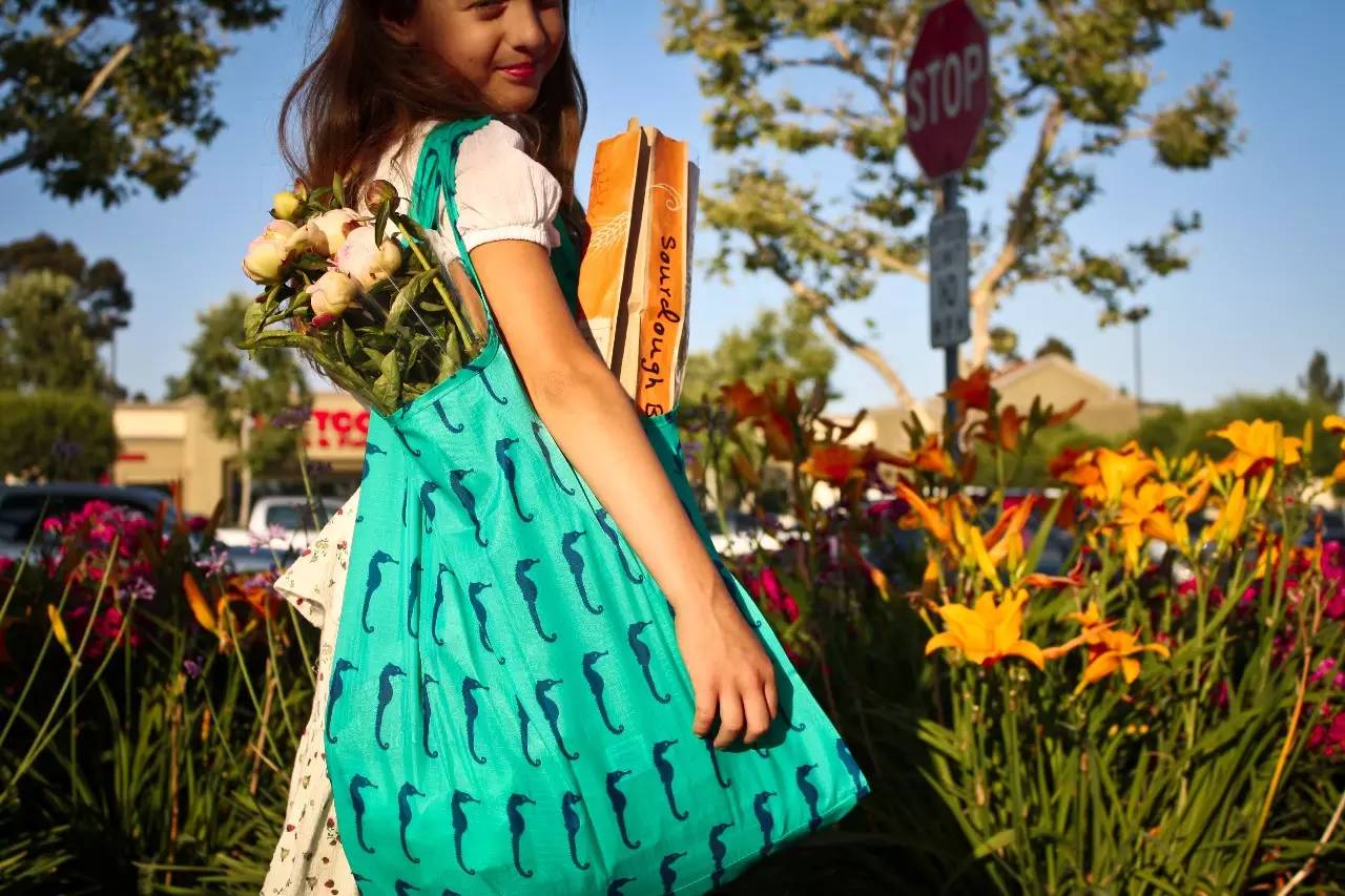 什么牌子的美包好看又实惠,美包哪个牌子最便宜又好看