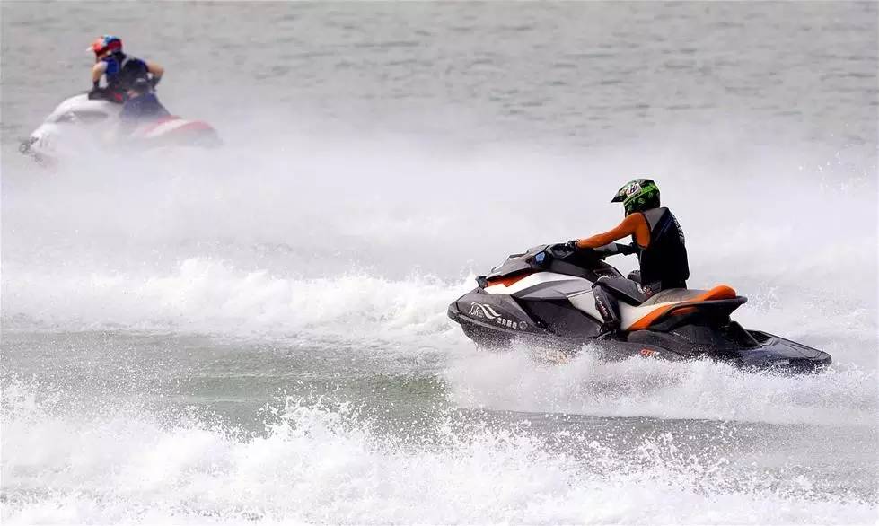 别再说你会玩了，看过他们后，估计你就默默去面壁了……