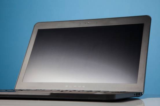 雷蛇灵刃razerbladepro,雷蛇买灵刃14还是灵刃15