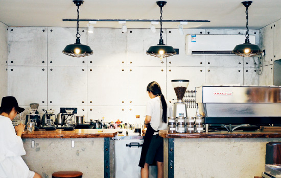 藏身咖啡厅避霾无需远行