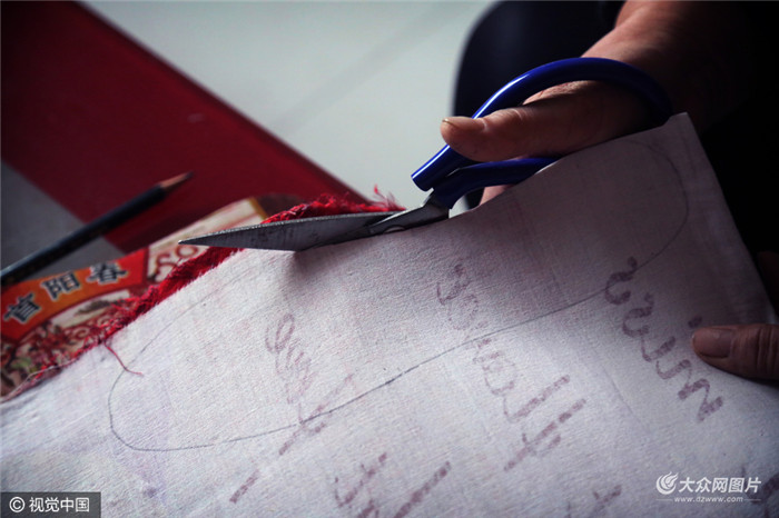 做绣花鞋垫全过程,做绣花鞋垫的全过程