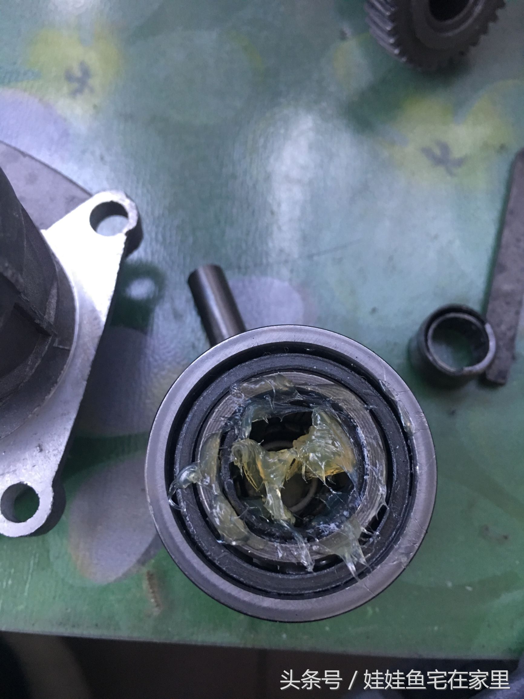 18v博世电锤锂电池组装视频,博世电锤机头维修