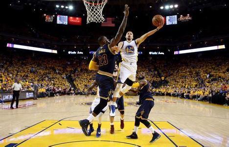 骑勇大战双方毒奶有来有往库里称詹姆斯是史上最伟大球员之一