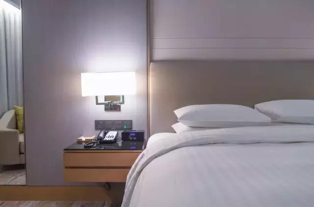 温泉酒店一定要有天然温泉吗,冬日里泡温泉