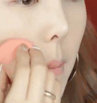 为什么一直补水皮肤还是干燥紧绷,秋季皮肤干燥起皮怎么补水最快