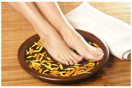 预防痛经泡脚中药方子配方,痛经泡脚养生药材配方