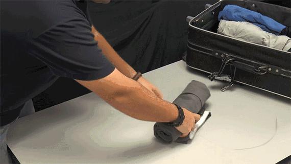 静电使衣服粘在一起怎么消除,静电粘毛怎么处理