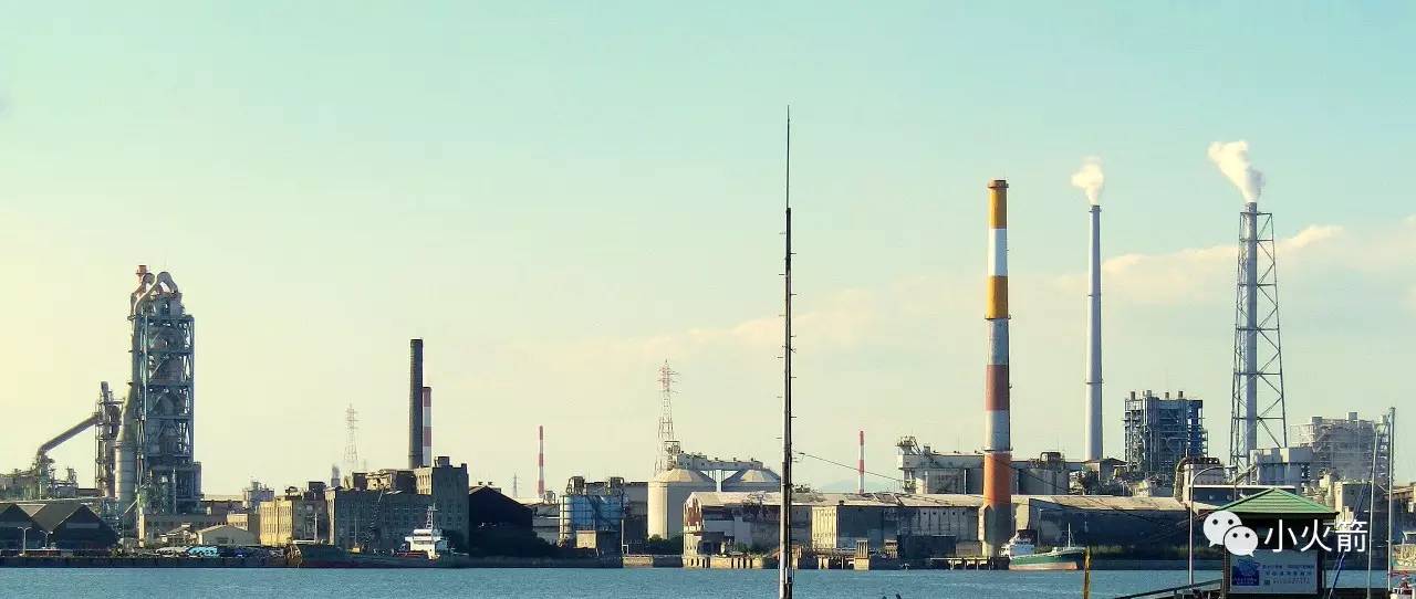 卫星上黄色膜是什么,卫星表面金色薄膜