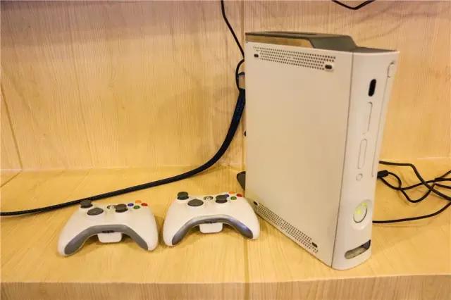 40寸曲面屏+全场乔氏台球桌，这恐怕是我在天津见过最牛的网咖