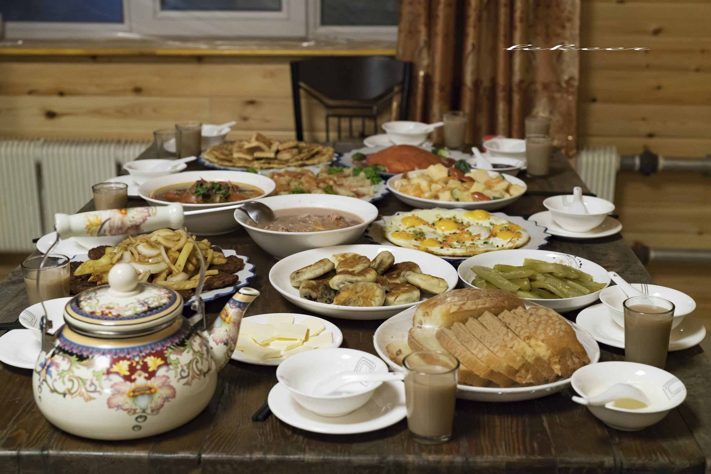 搭眼一看欧洲人一开口居然东北话嘎嘎冷！呵呵，它叫恩和！