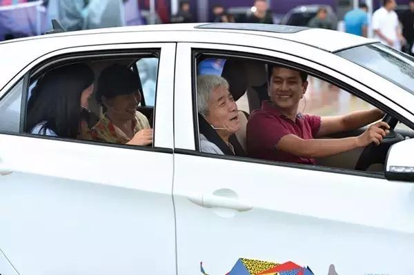 任性！御捷年会上演“开到哪儿去了”！