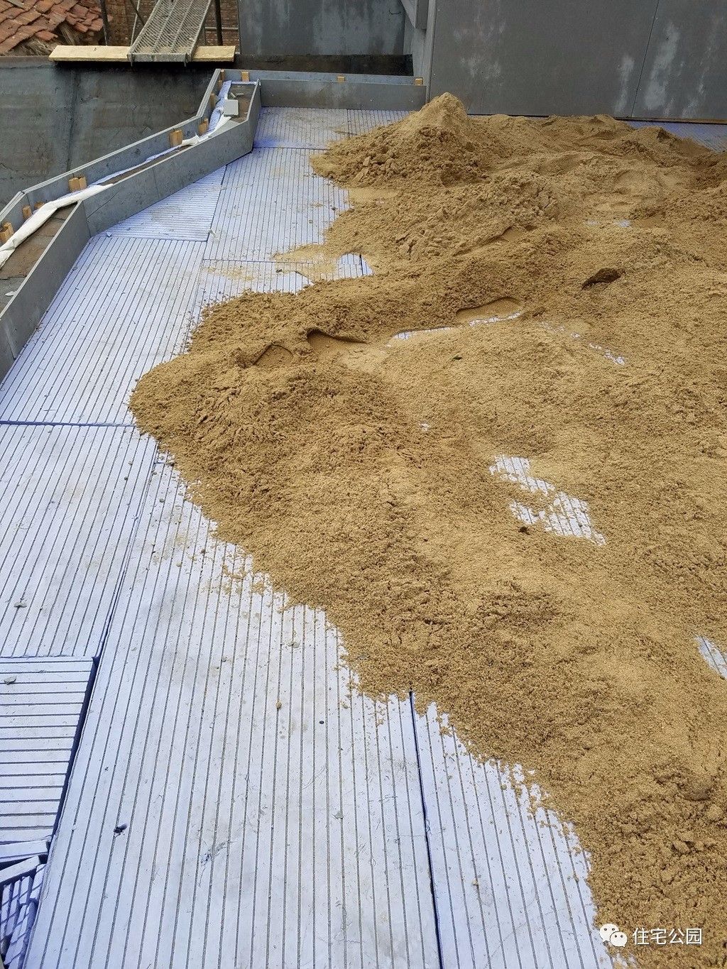 他花25万城郊盖栋轻钢房为何却羡煞了100万城市买楼的发小？