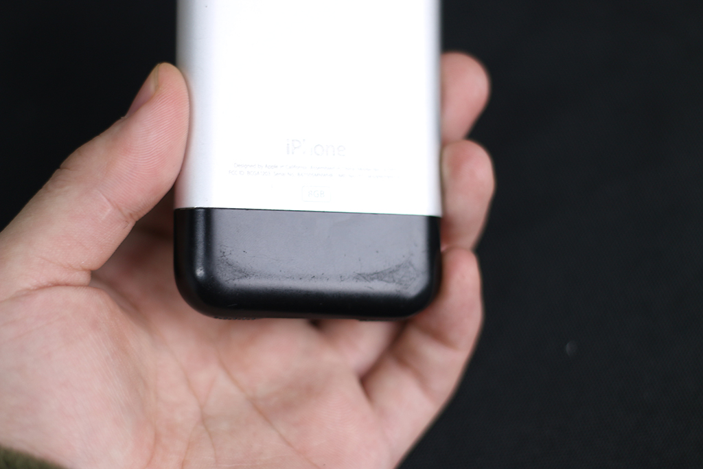 初代原版iPhone拍出高价,怀旧数码推荐