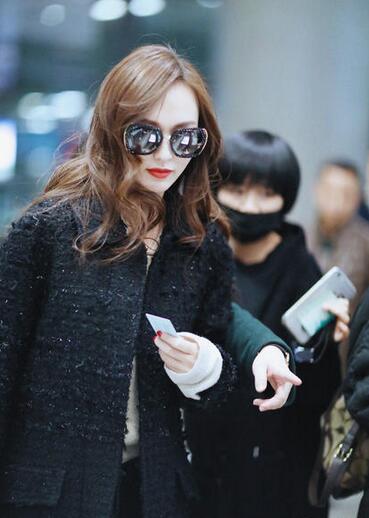 什么样的脸型发际线高好看,不同形状的发际线