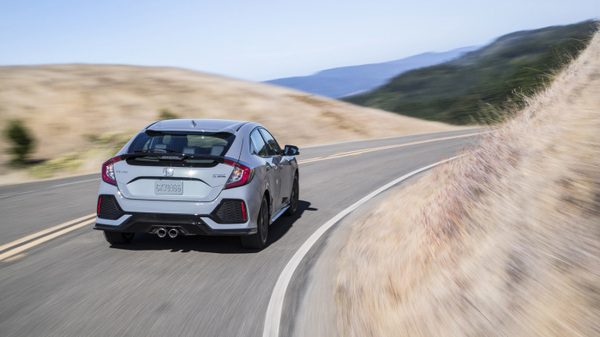 2016款和2019款思域外观对比图,2020款思域两厢新锐控碰撞测试