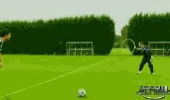 c罗是不是最搞笑的足球巨星,c罗足球场上搞笑瞬间