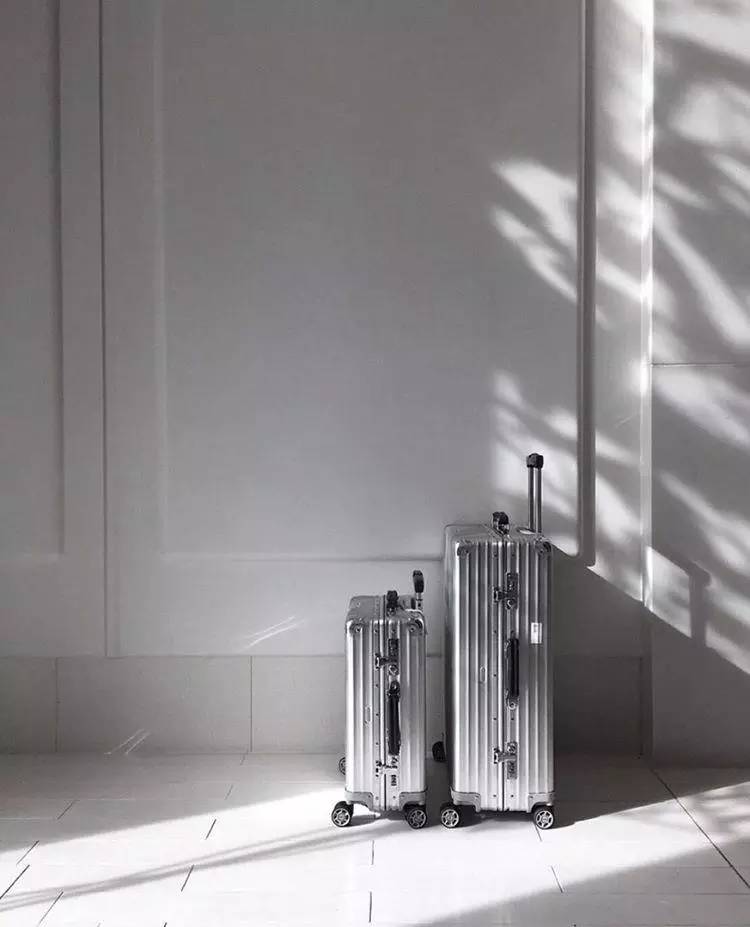 旅行时不累的行李箱,去旅行的前一天晚上整理行李箱