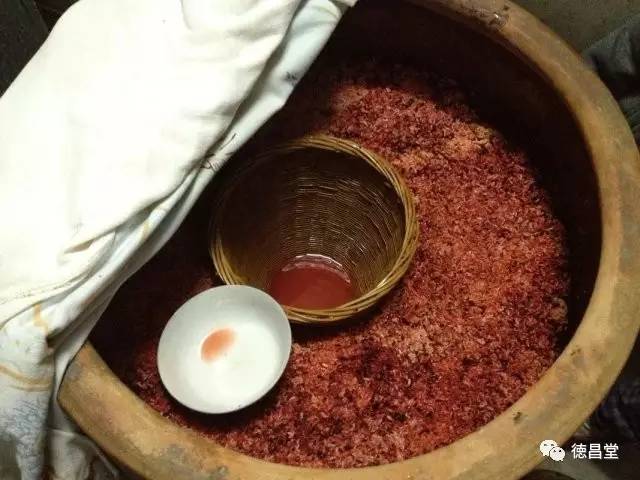 火炙客家娘酒制作过程,客家娘酒酿造视频教程