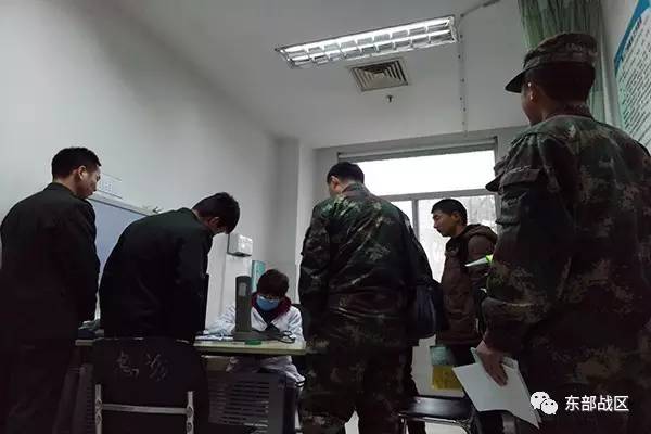 偷偷从战友朋友圈下了几张生活照，有点小感动！