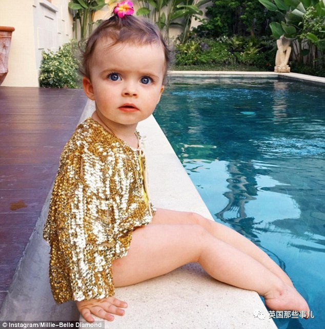 两岁能干嘛？人家的两岁……已经开始各种走秀代言了……