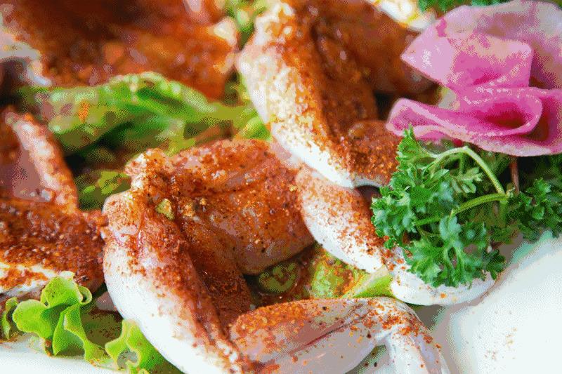 一家长过年前带着孩子出了趟门，结果熊孩子说什么也不肯回家了！