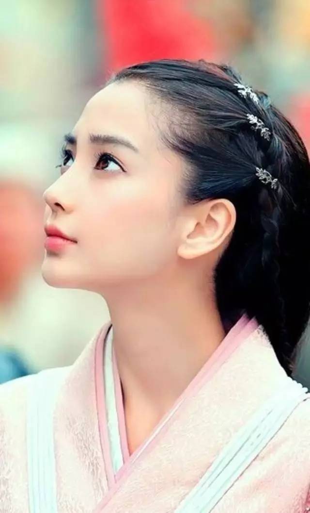 董卿口红蜜汁抢头条，这支网RED口红究竟是哪款？baby杨幂刘诗诗迪丽热巴……女明星同款唇色你也可以get！