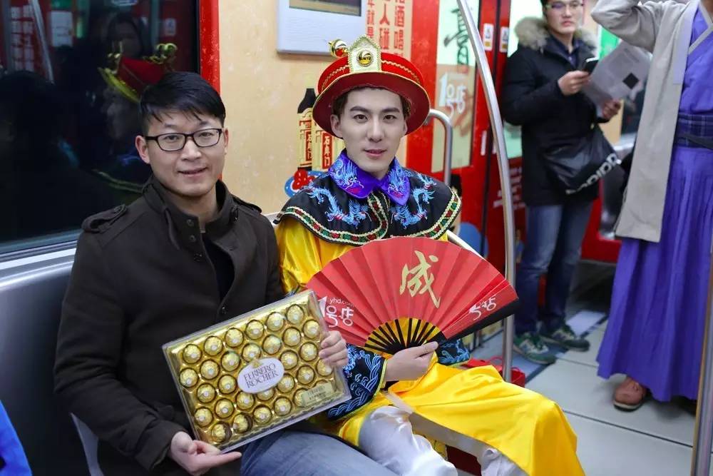 电商推出百亿补贴掀起年货大战,新春走基层年货电商