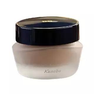 Madam问答室丨敷完面膜涂什么,学生*党**粉底,平价精华,贴片和睡眠面膜次数,平价隔离