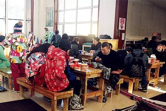 哈尔滨冬天免费玩雪的地方,哈尔滨冰雪旅游春节