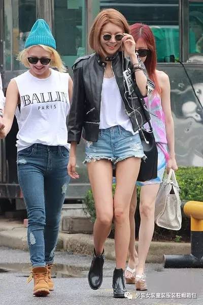 春秋女装短外套风格搭配什么裤子,穿衣搭配春秋装外套女