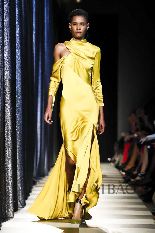 浪漫与柔媚的无限延伸！Monse2017秋冬女装秀，海报网带你亲临2017秋冬纽约时装周