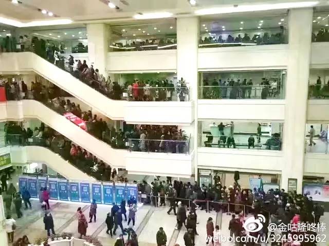 「康健」火车站？机场？NO！节后各地医院都被挤爆了！人山人海，堪比春运……