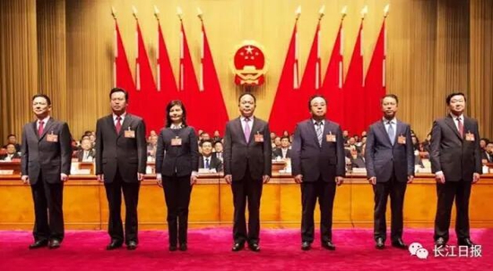 当选后集体亮相并宣誓!武汉市新一届人大常委会及市政府领导都是谁?