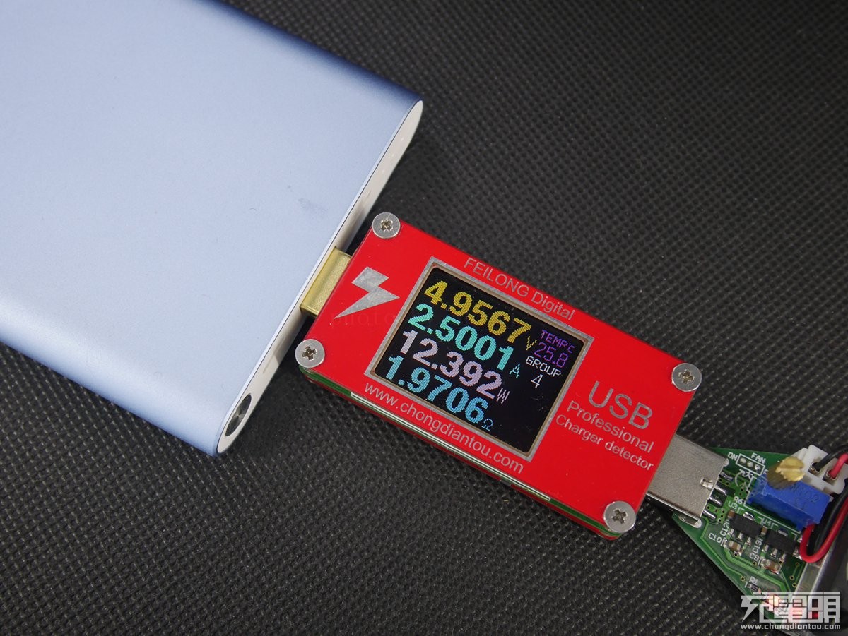 羽博1000w移动电源,羽博20000毫安充电宝自带线评测