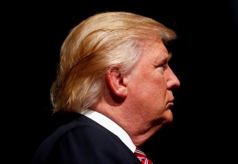 是谁把总统先生穿在脚上？