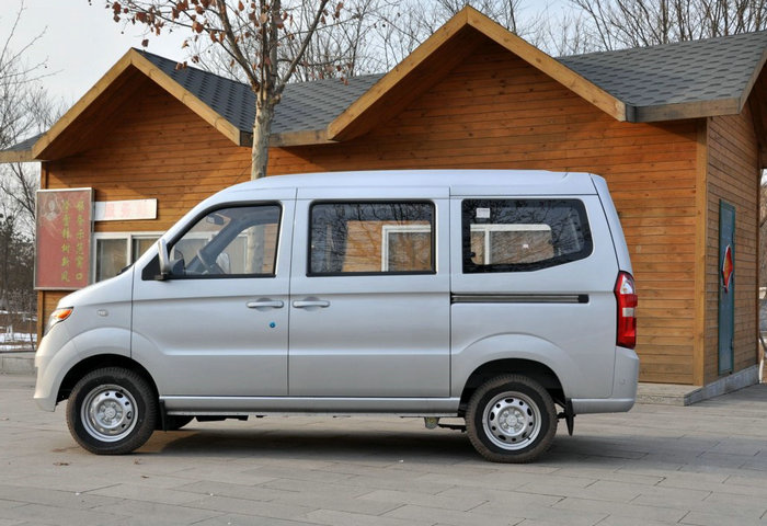 北汽威旺205面包车评测,北汽威旺205改装前驱动