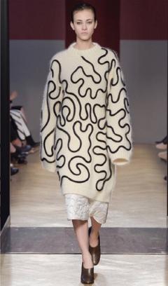 范冰冰同款灰色垫肩毛衣,很多女星穿的衣服