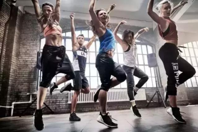 閿愭鏈夋哀鍋ヨ韩,閿愭澶忓鍋ヨ韩