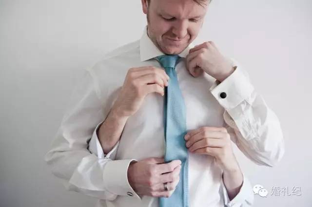 新郎怎么跟伴郎互动,新郎伴郎合影互动