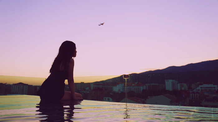 在泰国生活的一对情侣 (在泰国的情侣生活)