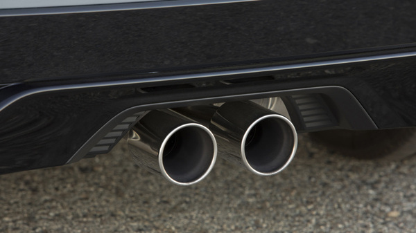 2016款和2019款思域外观对比图,2020款思域两厢新锐控碰撞测试