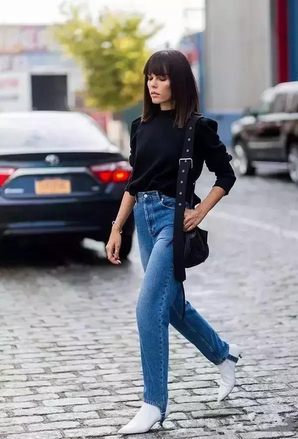 只要心够浪，每天都是假期！穿着这条时髦踩脚裤去度假吧